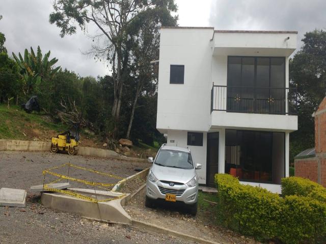 #41 - Casa de dos o más pisos para Venta en Silvania - CUN
